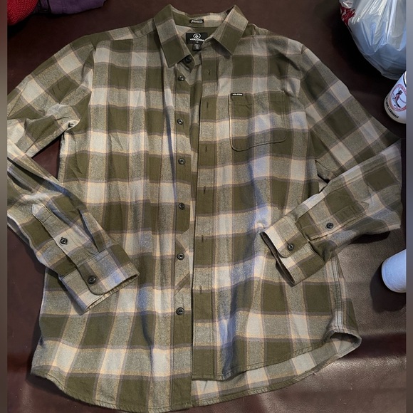 Volcom flannel - Picture 1 of 7